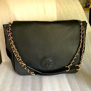 Authentic New Tory Burch pobbled leather flap shoulder bag